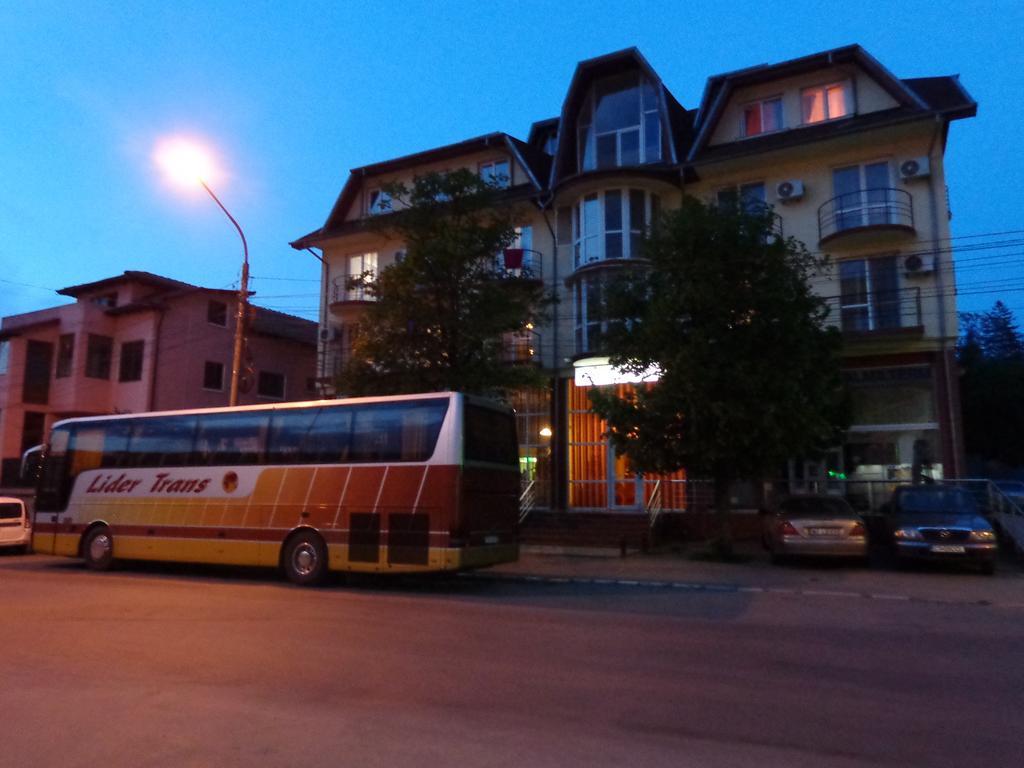 Hotel Cygnus Tulcea Exterior photo